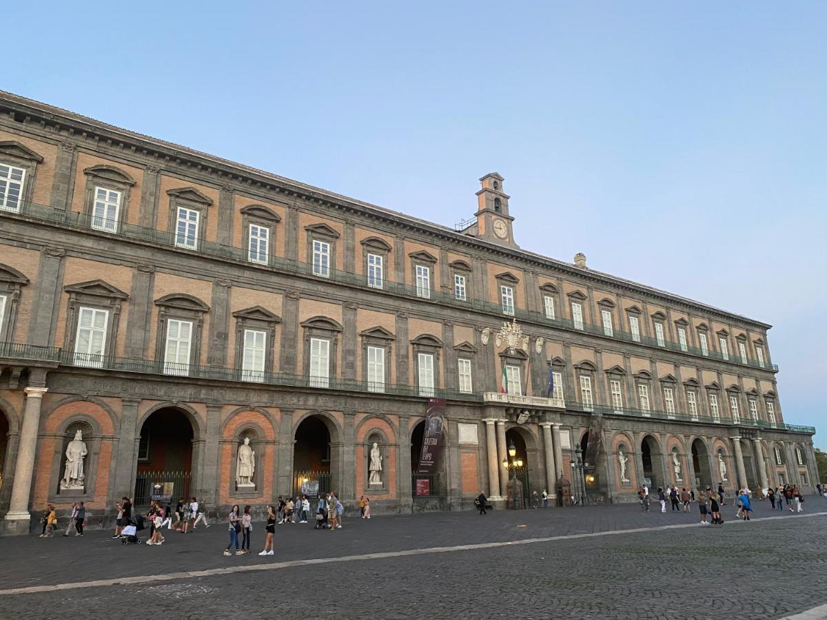 Appartement Casa Tiare, The Heart Of Piazza Plebiscito à Naples Extérieur photo